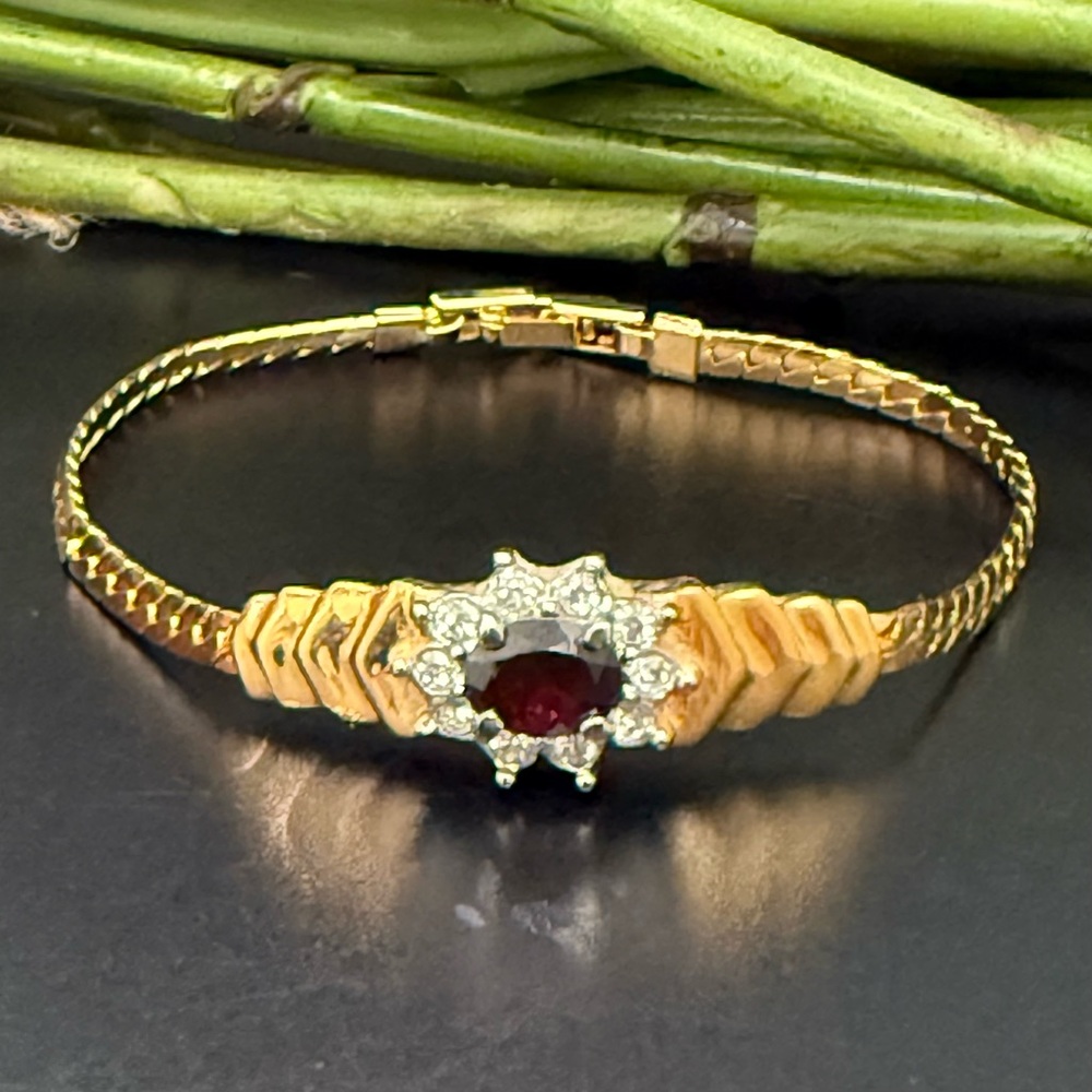 Vintage Unsigned Gold-tone Snake Chain Oval Garnet Rhinestone Bracelet 8.7g.